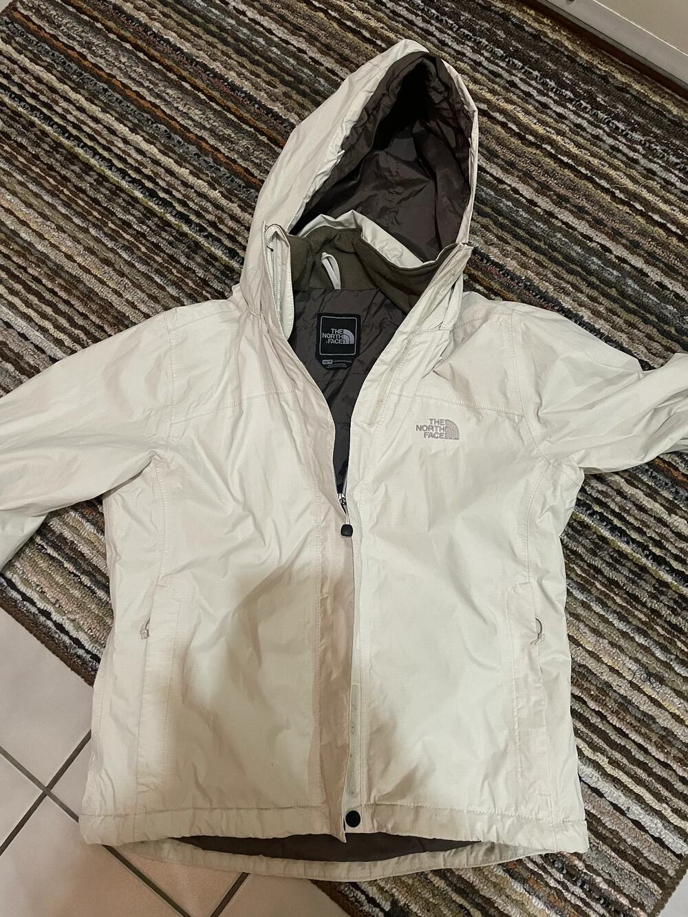 The North Face White Insulated Jacket XS Hooded HyVent